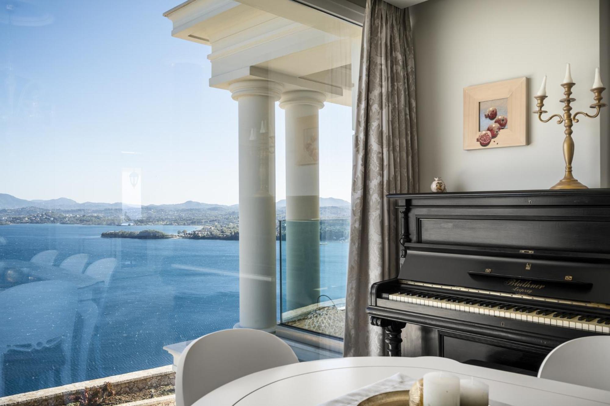 Monte Leone By Konnect With Pool, Hot Tub, & Stunning Seaview Villa