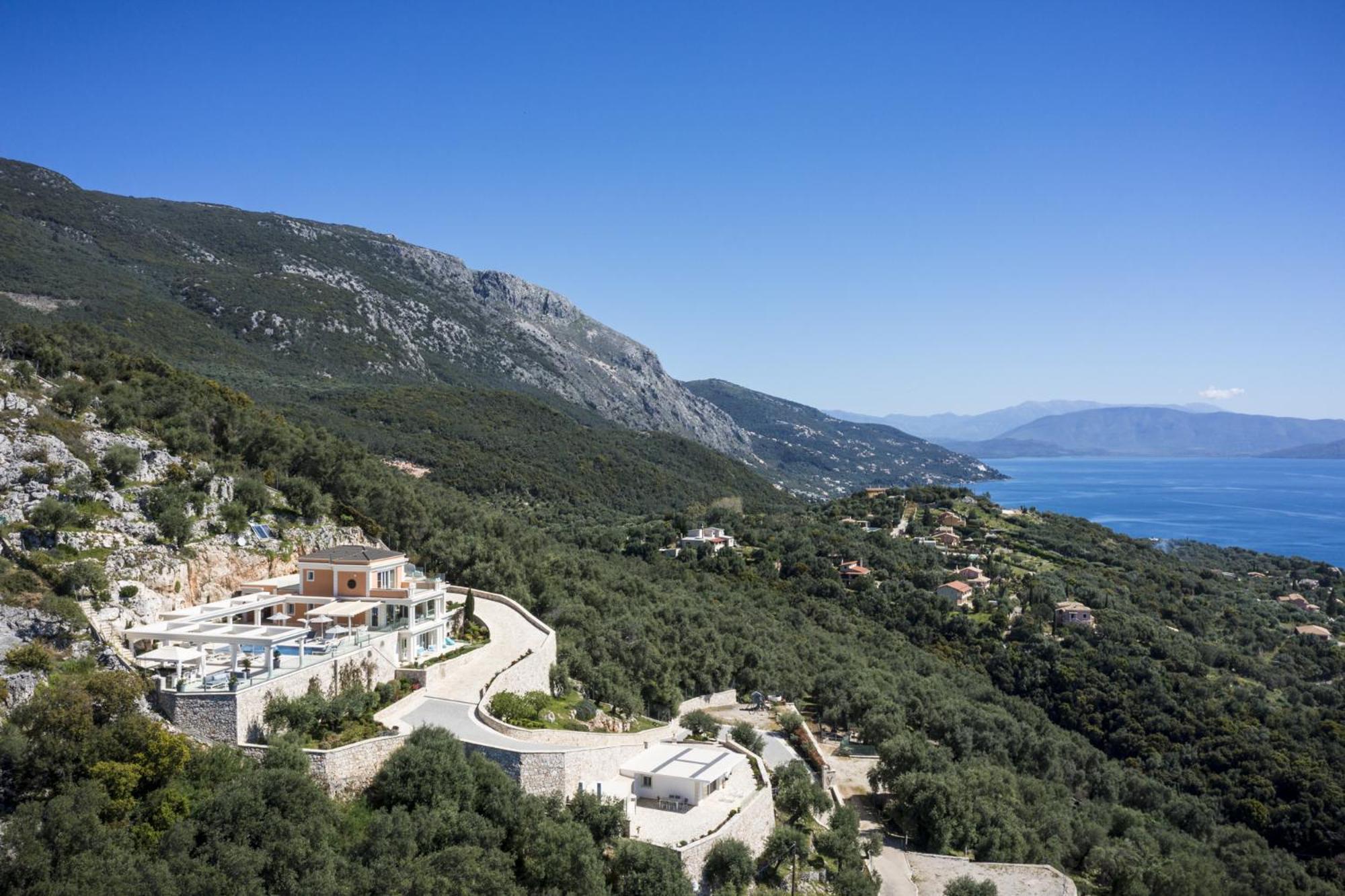 Willa Monte Leone By Konnect With Pool, Hot Tub, & Stunning Seaview *