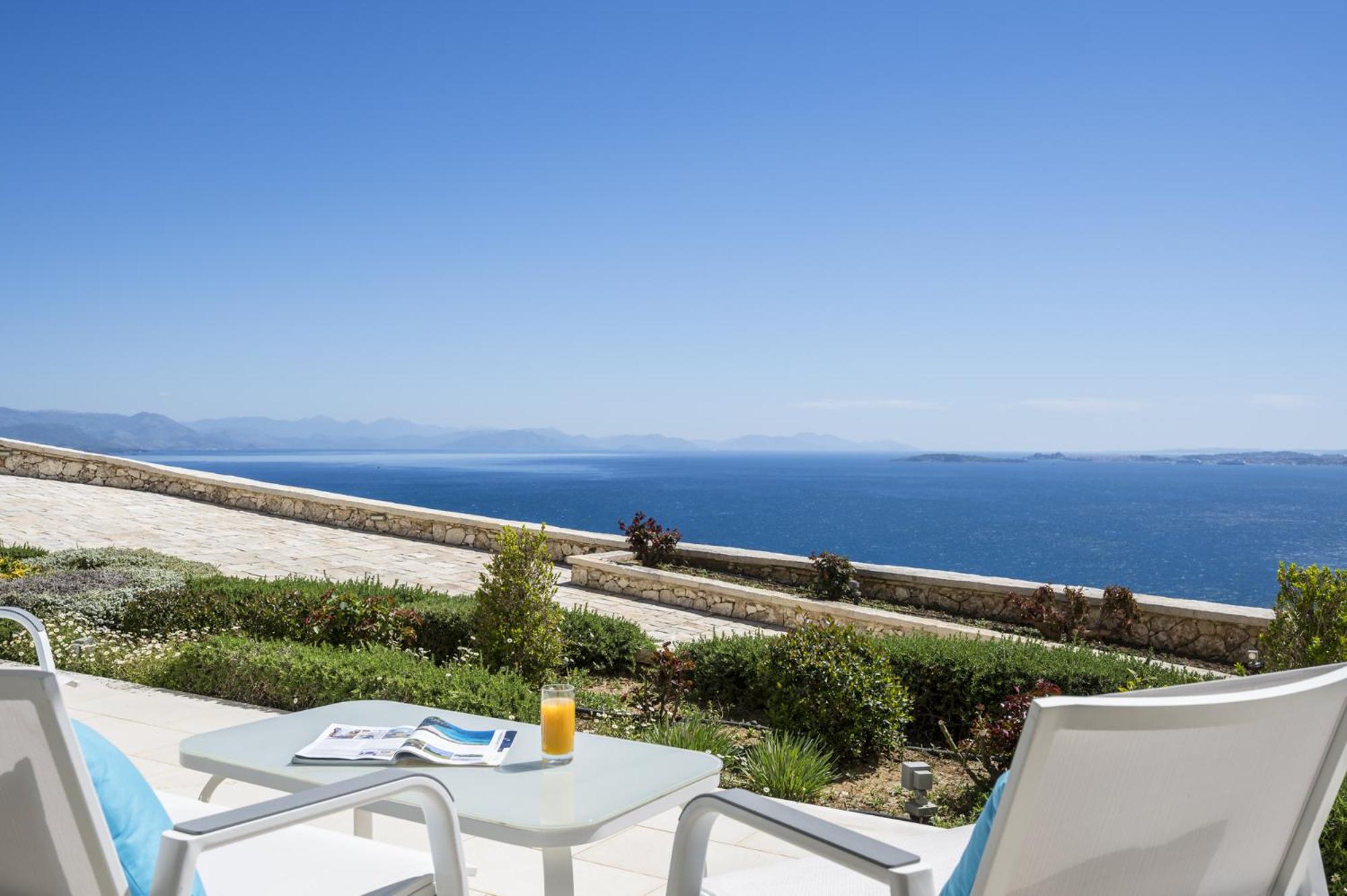 Monte Leone By Konnect With Pool, Hot Tub, & Stunning Seaview