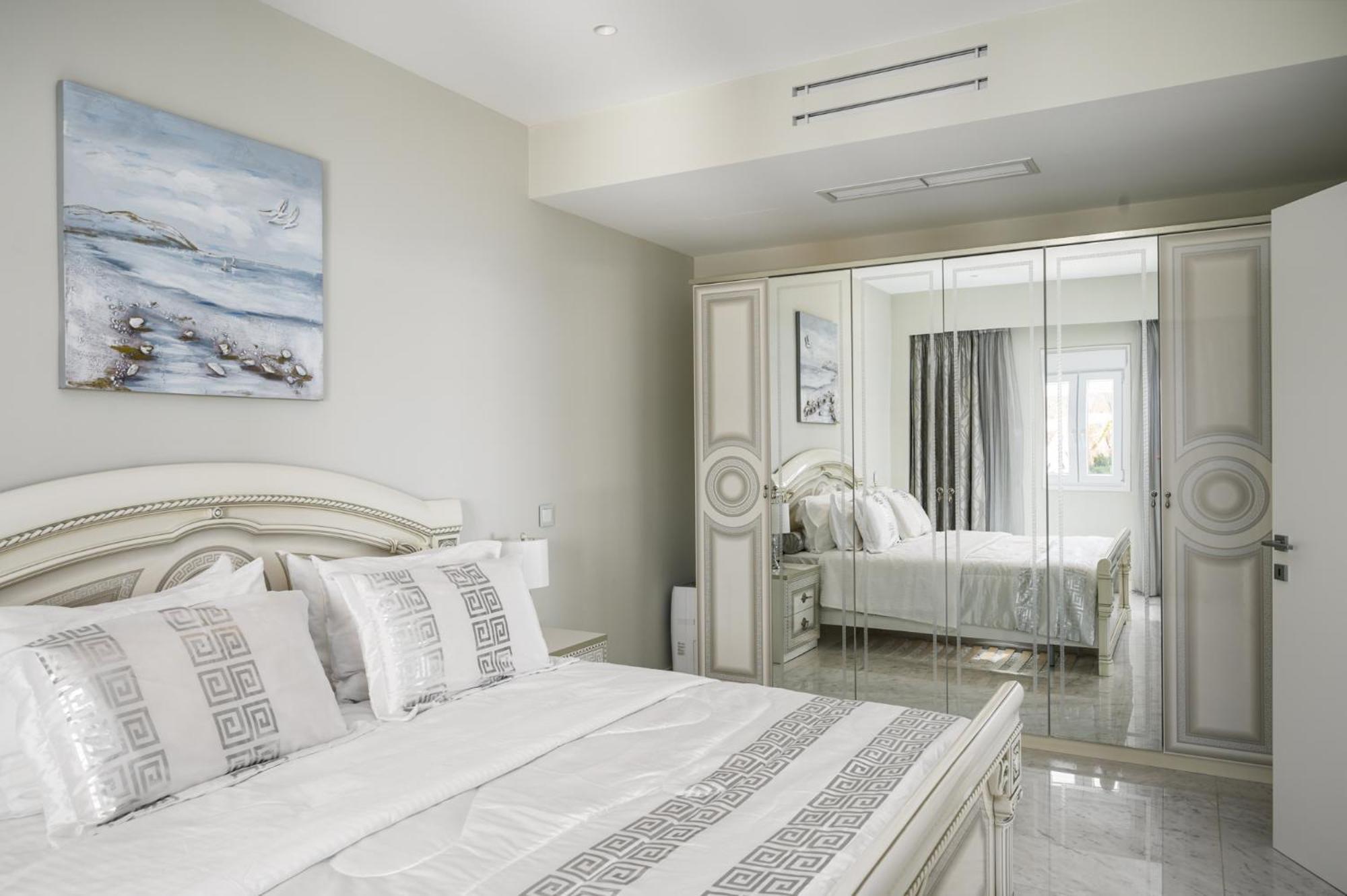 Monte Leone By Konnect With Pool, Hot Tub, & Stunning Seaview *