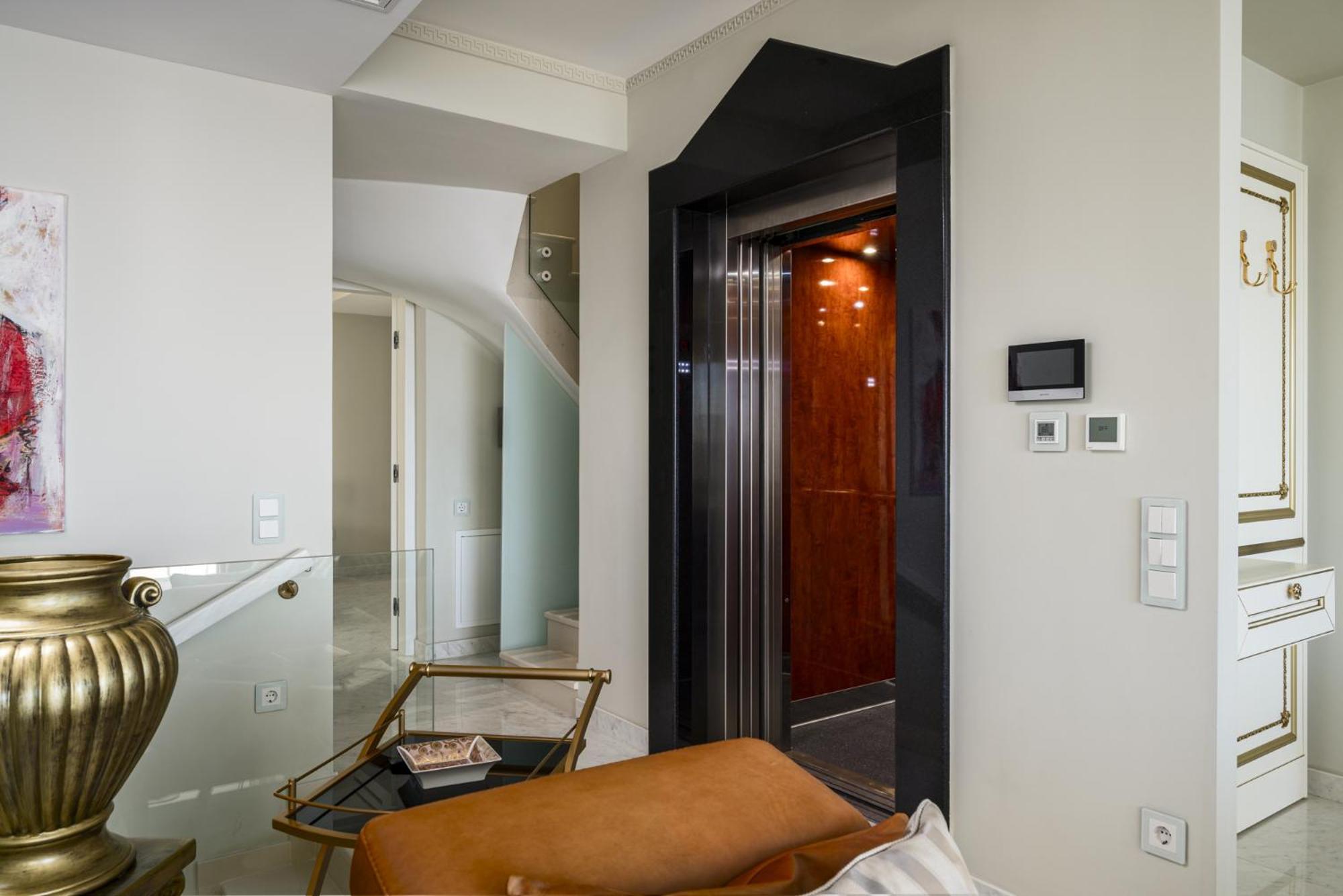 Monte Leone By Konnect With Pool, Hot Tub, & Stunning Seaview Villa *