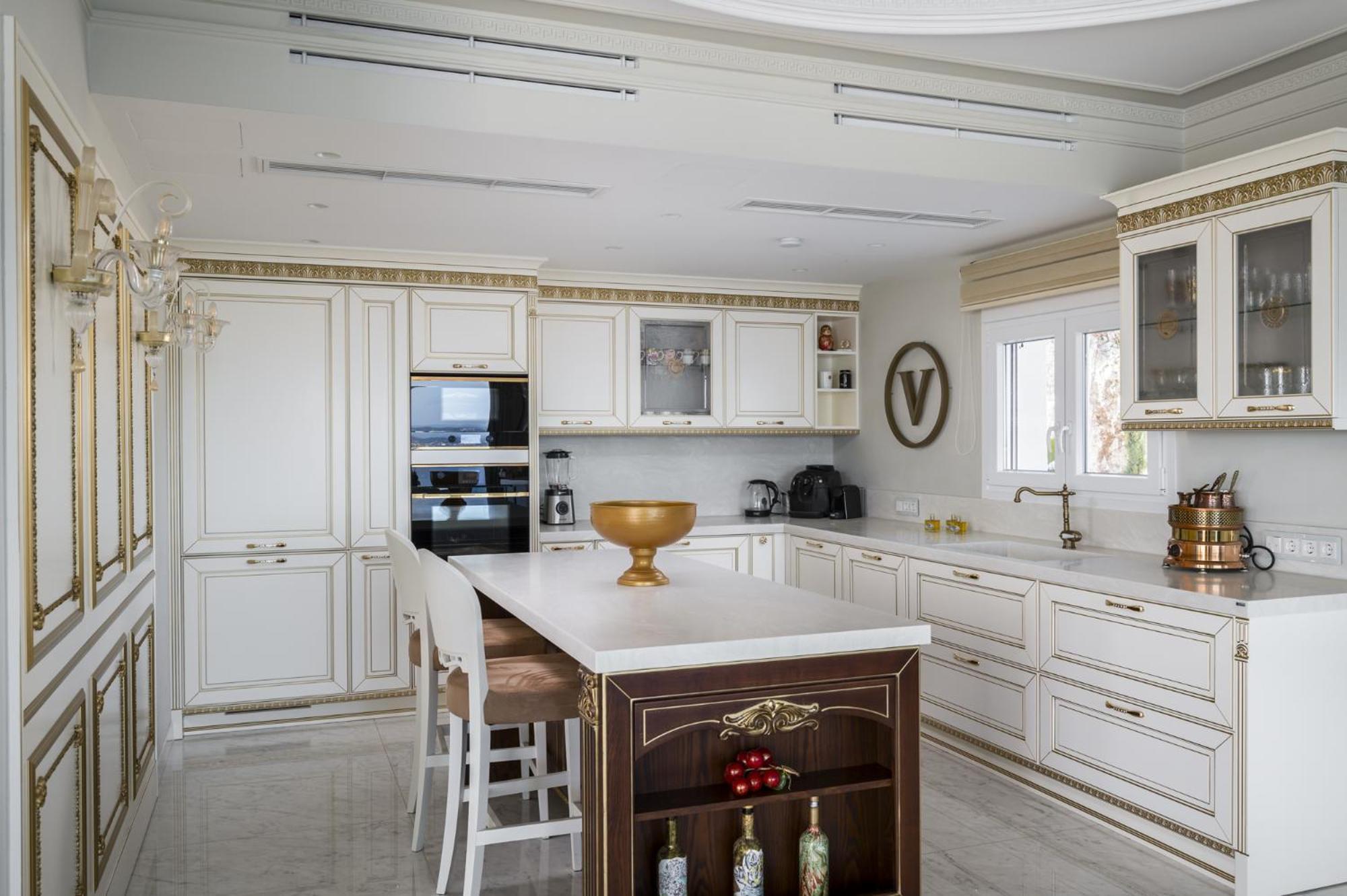 Monte Leone By Konnect With Pool, Hot Tub, & Stunning Seaview